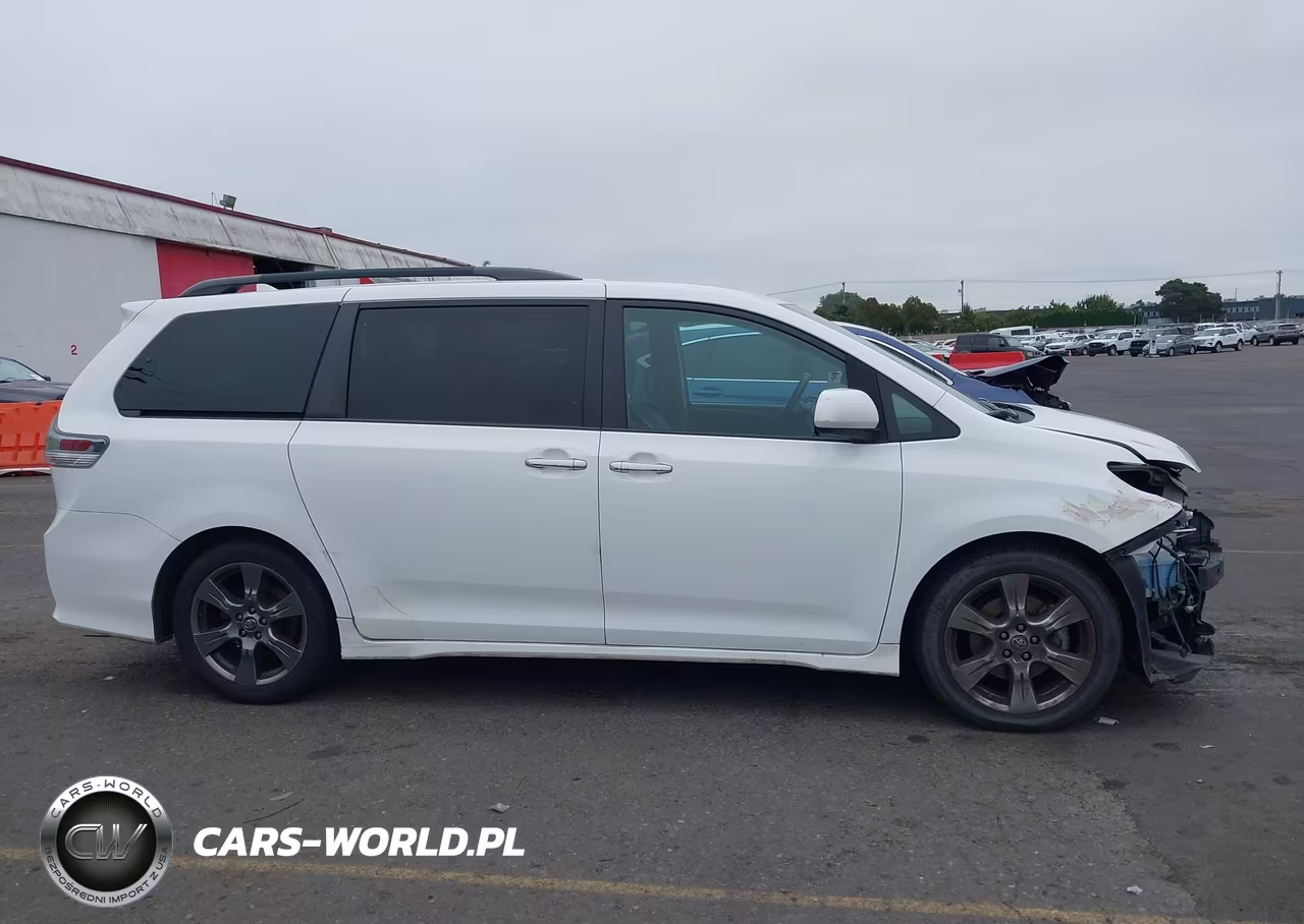 2018 Toyota Sienna Se 8 Passenger VIN:5TDXZ3DCXJS917276 - 14