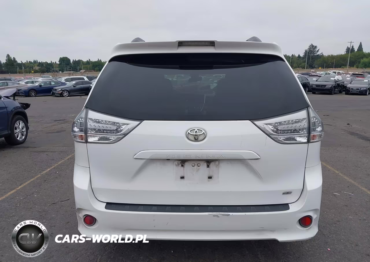 2018 Toyota Sienna Se 8 Passenger VIN:5TDXZ3DCXJS917276 - 17