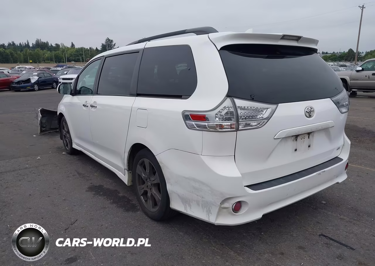 2018 Toyota Sienna Se 8 Passenger VIN:5TDXZ3DCXJS917276 - 3