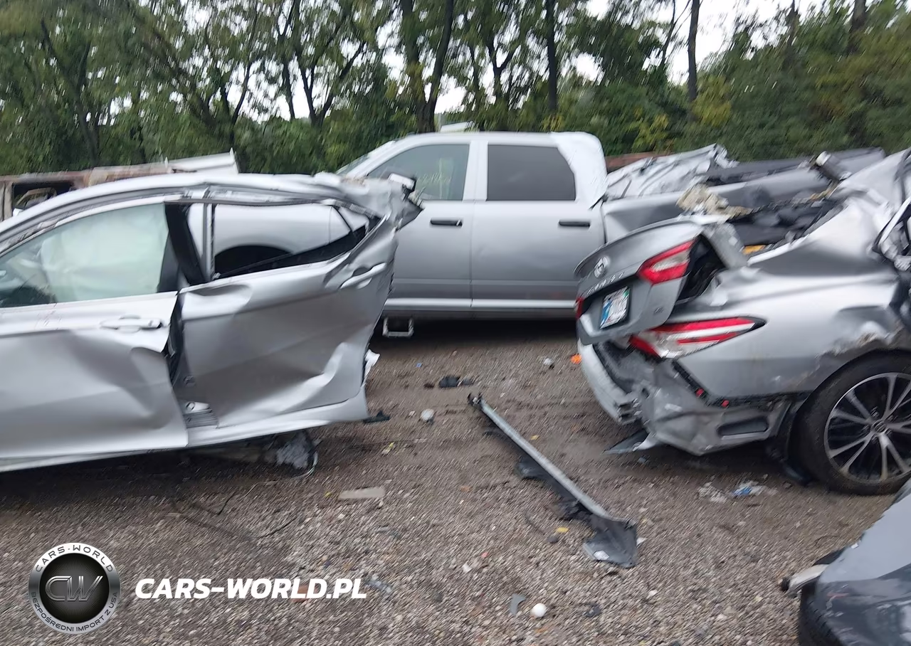 2020 Toyota Camry Se VIN:4T1G11AK4LU362147 - 14