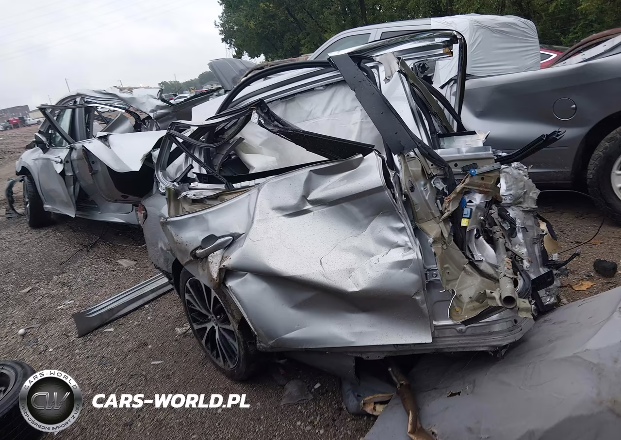 2020 Toyota Camry Se VIN:4T1G11AK4LU362147 - 3