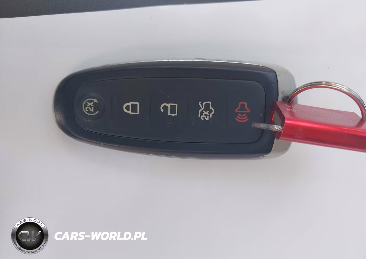 2018 Ford Escape Titanium VIN:1FMCU0J99JUA57155 - 11