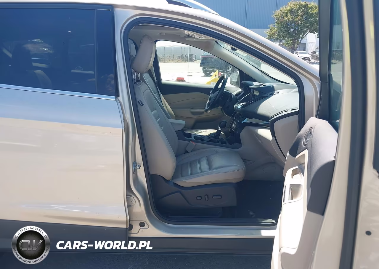 2018 Ford Escape Titanium VIN:1FMCU0J99JUA57155 - 5