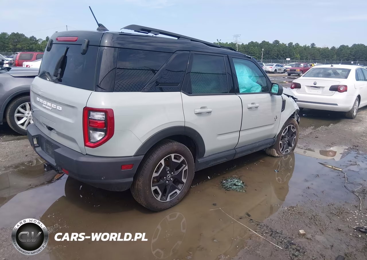 2022 Ford Bronco Sport Outer Banks VIN:3FMCR9C6XNRD49466 - 4