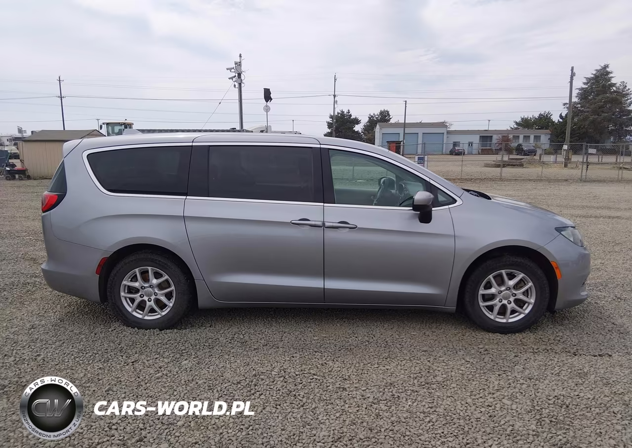 2019 Chrysler Pacifica Lx VIN:2C4RC1CG3KR702058 - 13