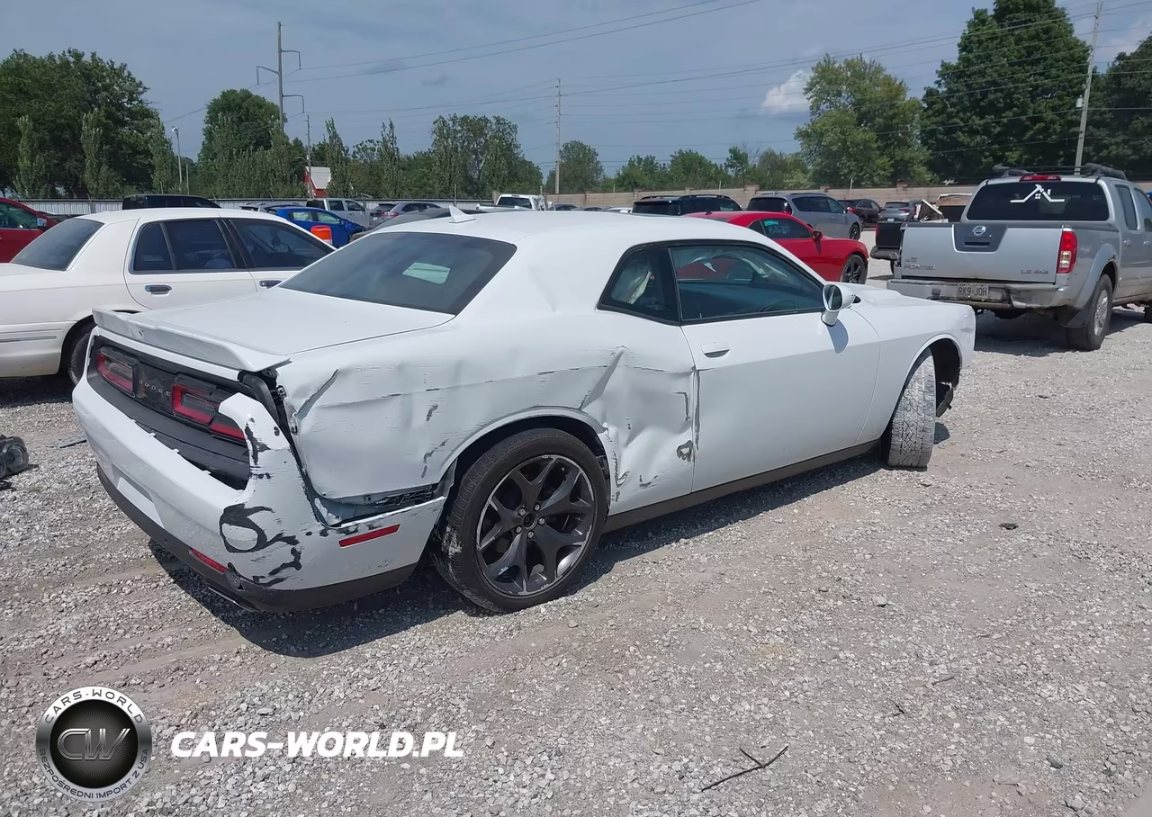 2018 Dodge Challenger Sxt Plus VIN:2C3CDZAG0JH258893 - 4