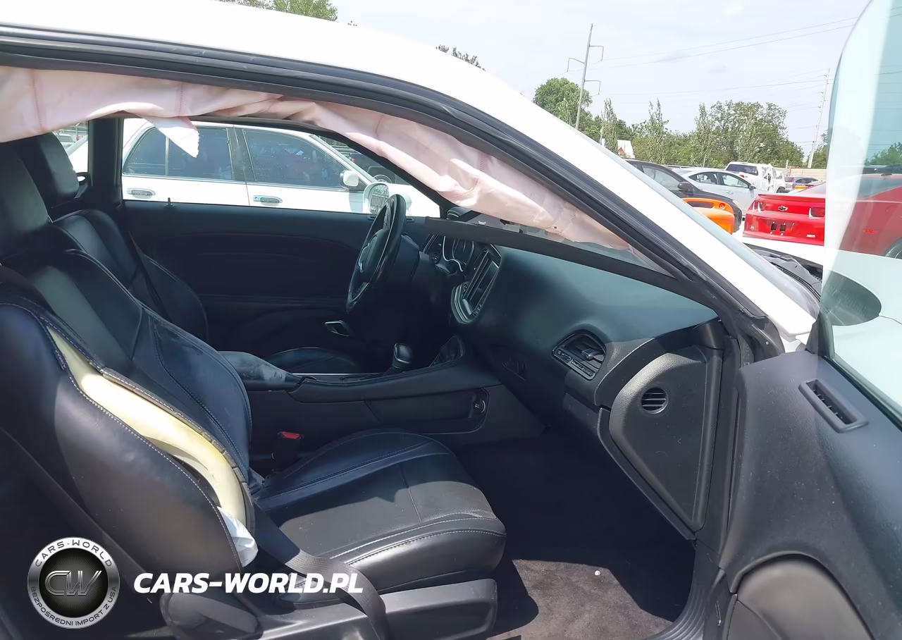 2018 Dodge Challenger Sxt Plus VIN:2C3CDZAG0JH258893 - 5