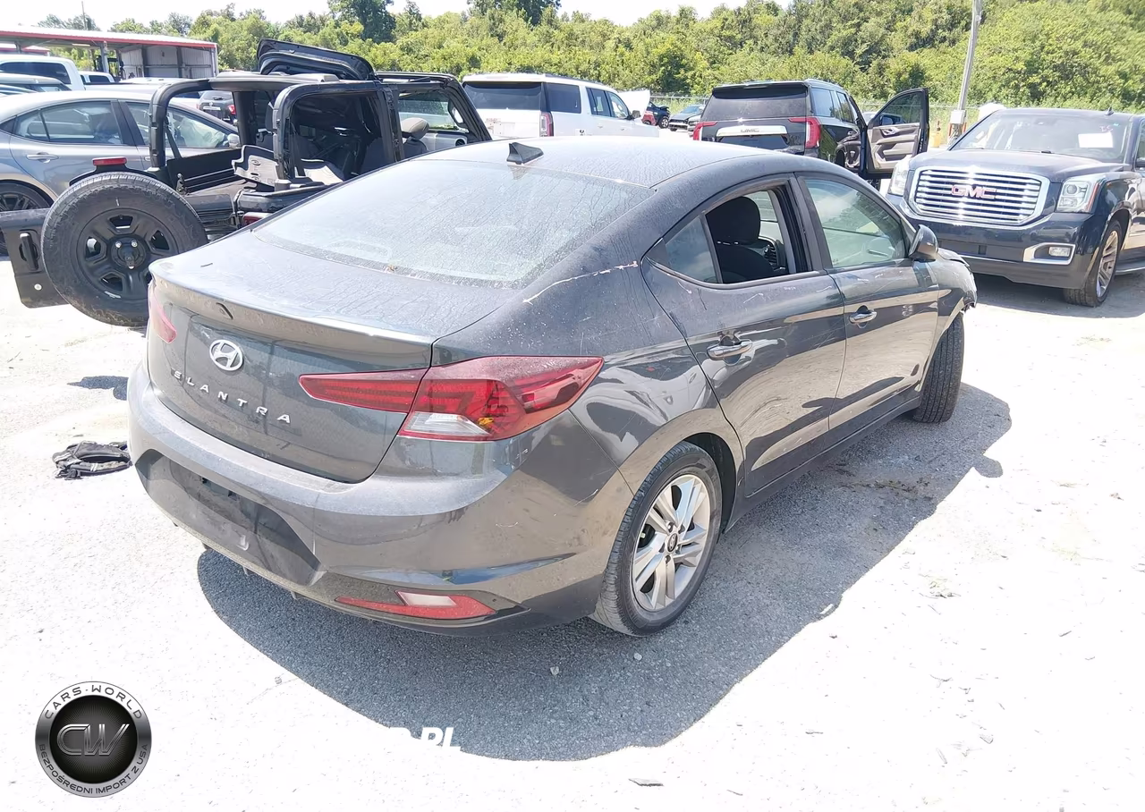 2020 Hyundai Elantra Sel VIN:5NPD84LFXLH566384 - 4