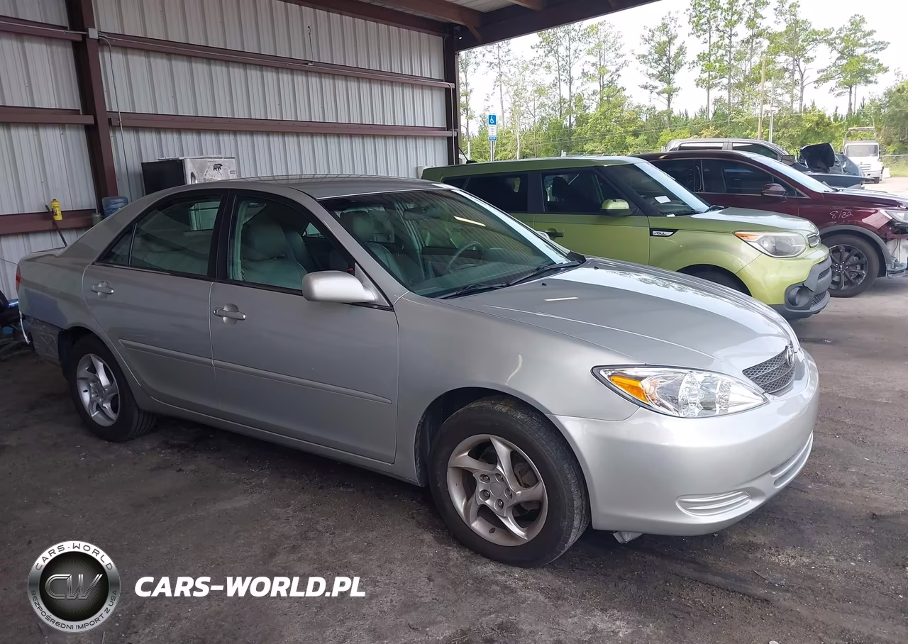 2002 Toyota Camry Le VIN:4T1BE32K42U613076 - 13