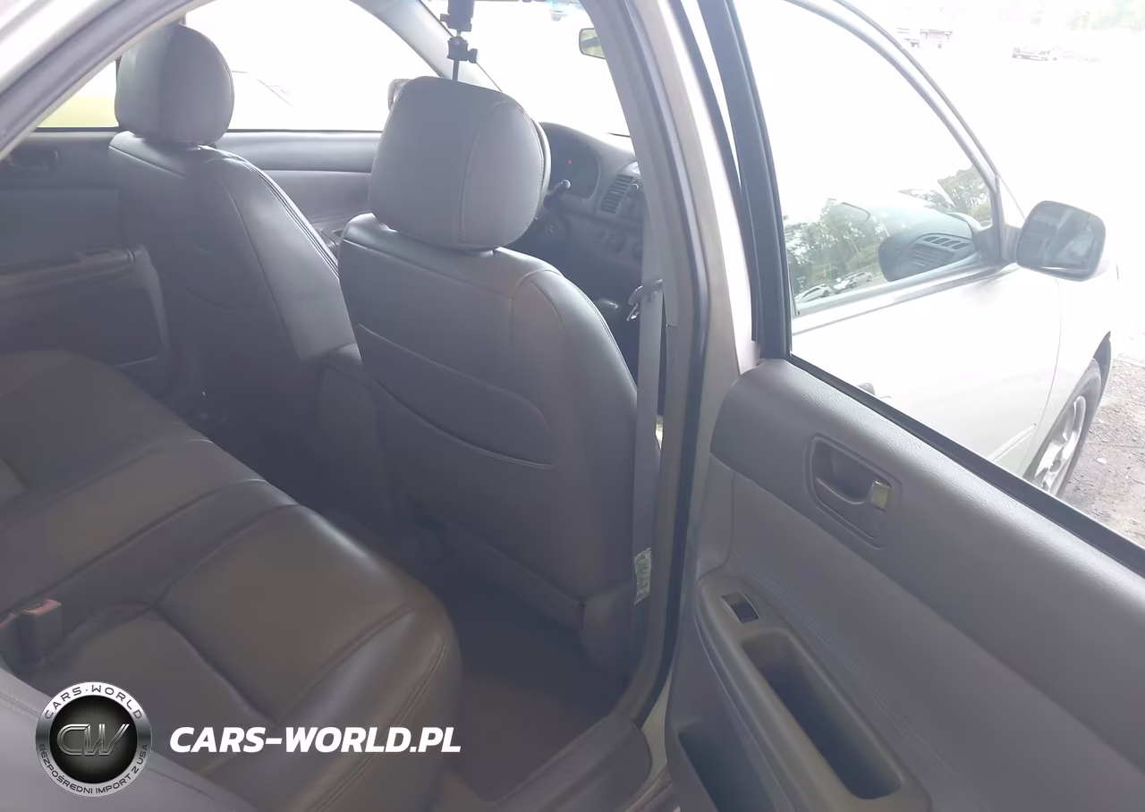 2002 Toyota Camry Le VIN:4T1BE32K42U613076 - 8