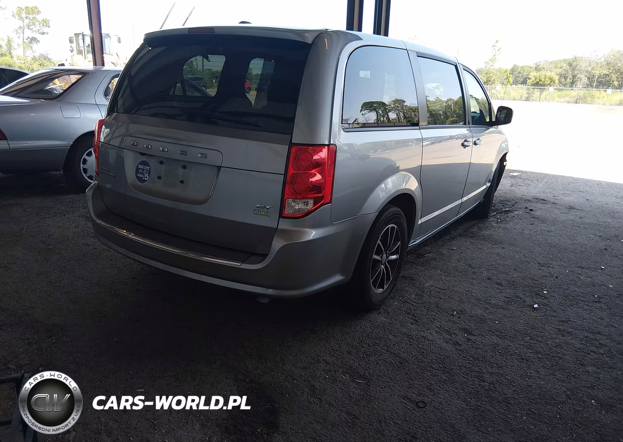2019 Dodge Grand Caravan Gt VIN:2C4RDGEG0KR640888 - 4
