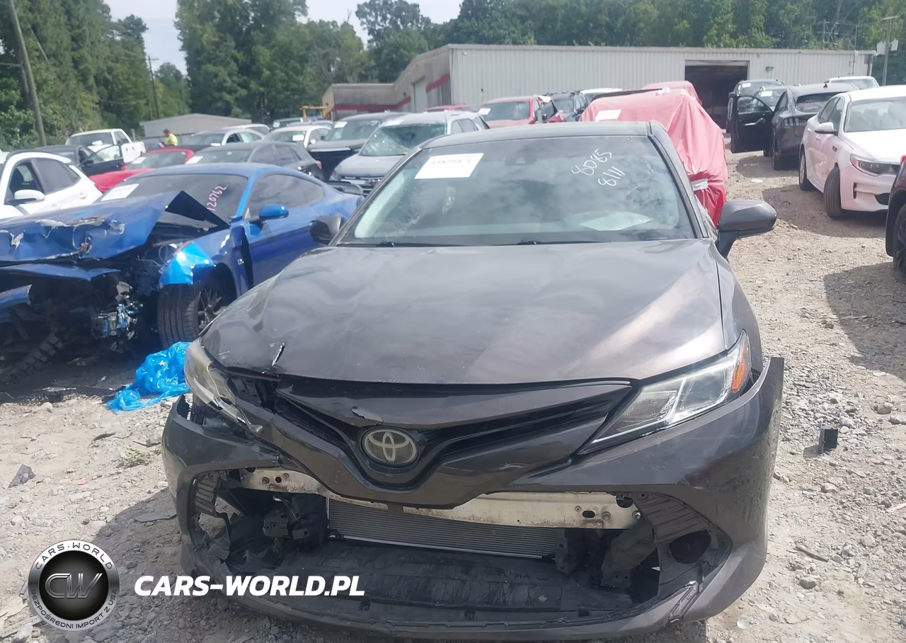 2018 Toyota Camry Le VIN:4T1B11HK7JU008085 - 12
