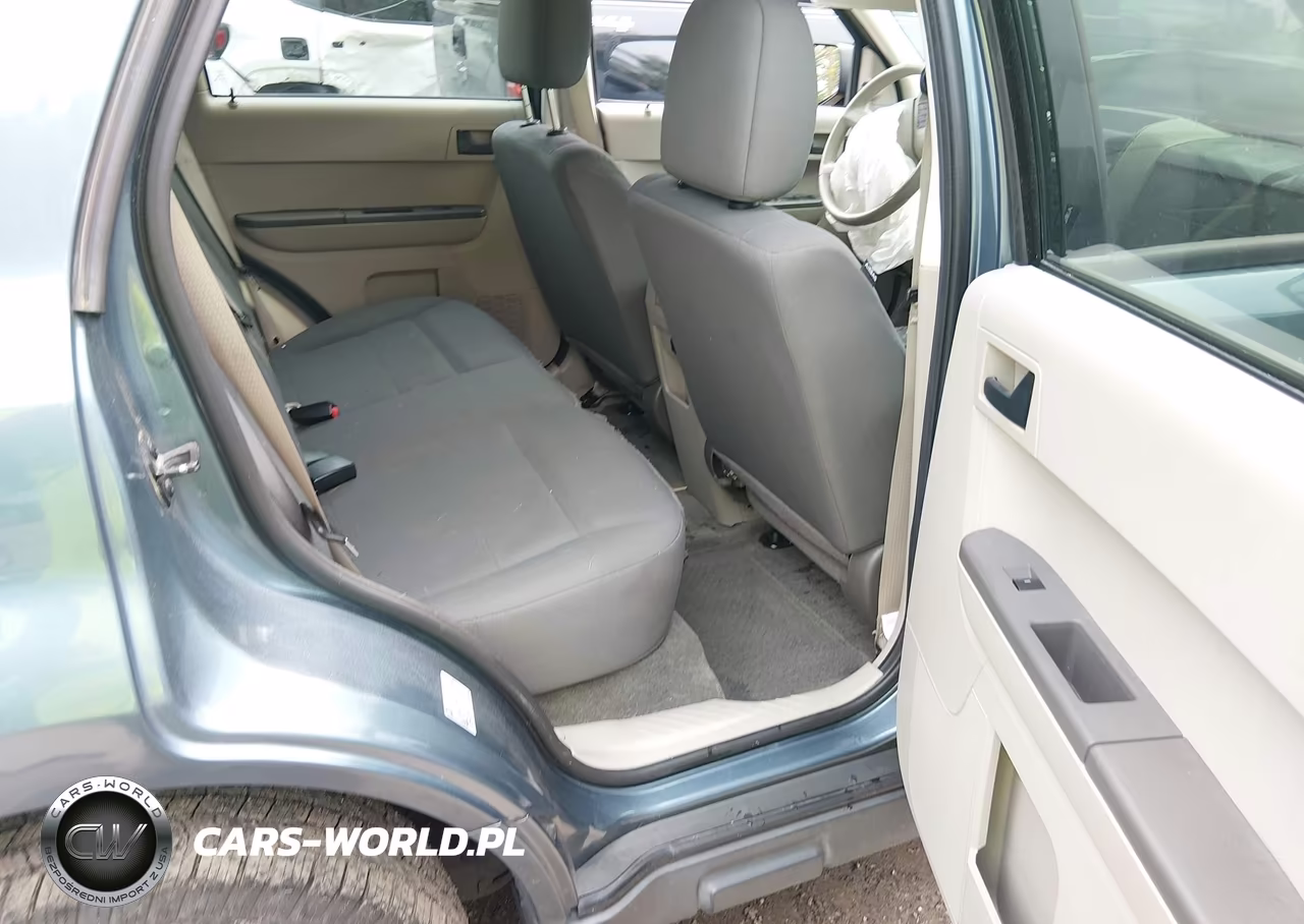 2012 Ford Escape Xls VIN:1FMCU0C70CKB15969 - 8