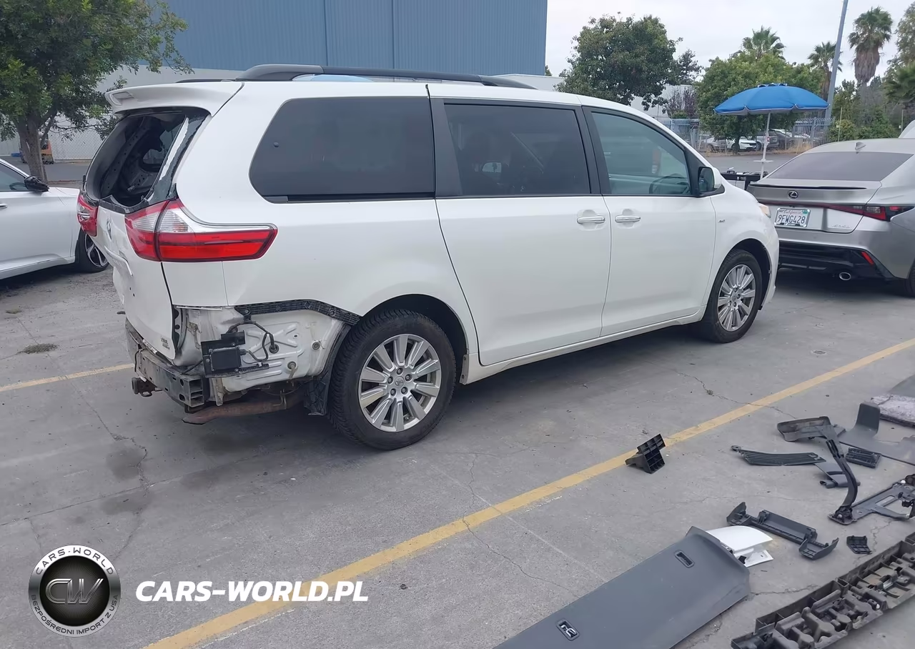 2017 Toyota Sienna Xle 7 Passenger VIN:5TDDZ3DC2HS169961 - 4