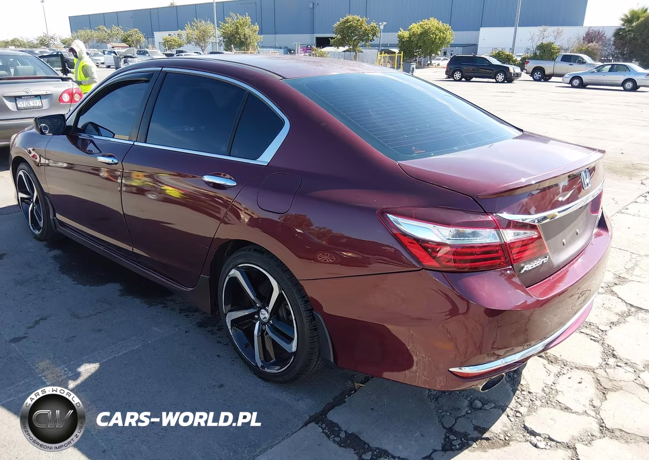 2017 Honda Accord Sport VIN:1HGCR2F62HA023037 - 3