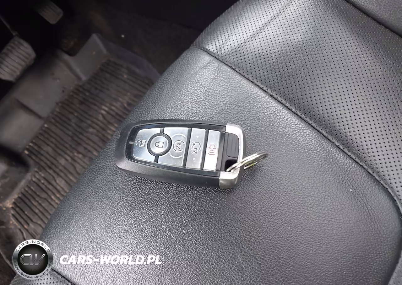 2018 Ford Edge Titanium VIN:2FMPK4K86JBB88330 - 11