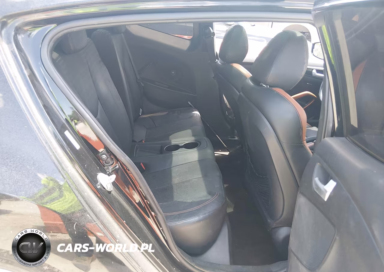 2016 Hyundai Veloster Turbo VIN:KMHTC6AE7GU267166 - 8