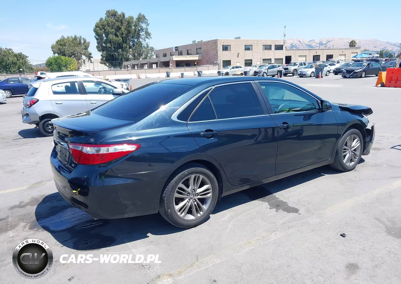 2017 Toyota Camry Se VIN:4T1BF1FK5HU389997 - 4