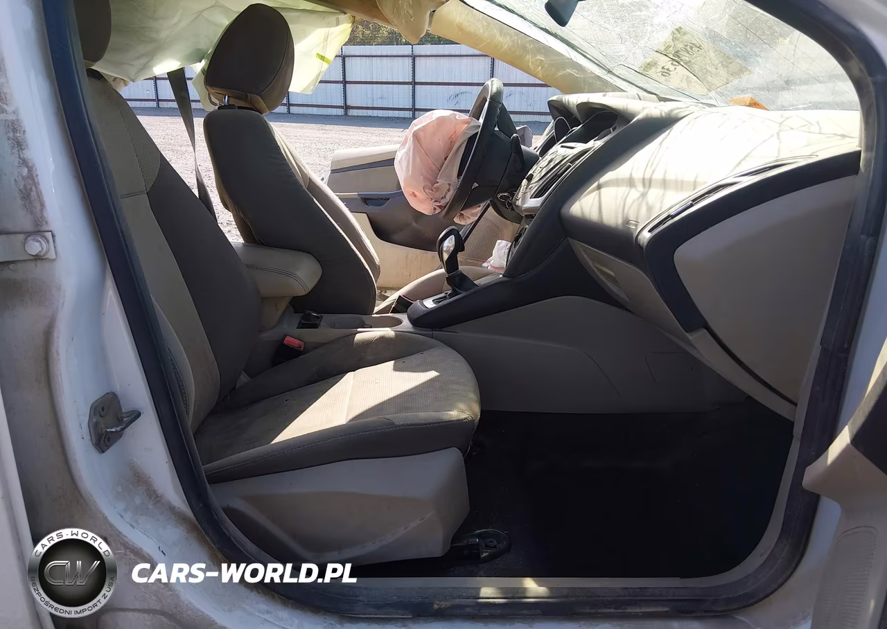 2014 Ford Focus Se VIN:1FADP3K22EL191008 - 5