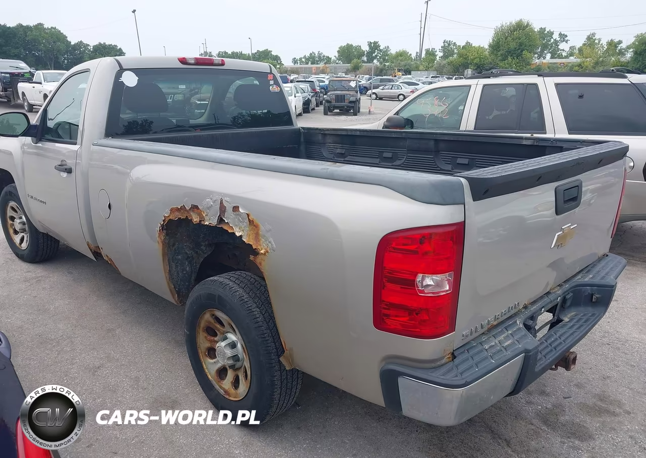 2008 Chevrolet Silverado 1500 Work Truck VIN:1GCEC14XX8Z327474 - 3