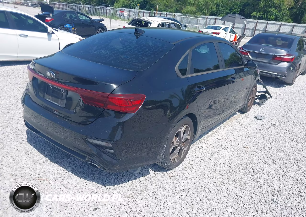 2019 Kia Forte Lxs VIN:3KPF24AD7KE084986 - 4
