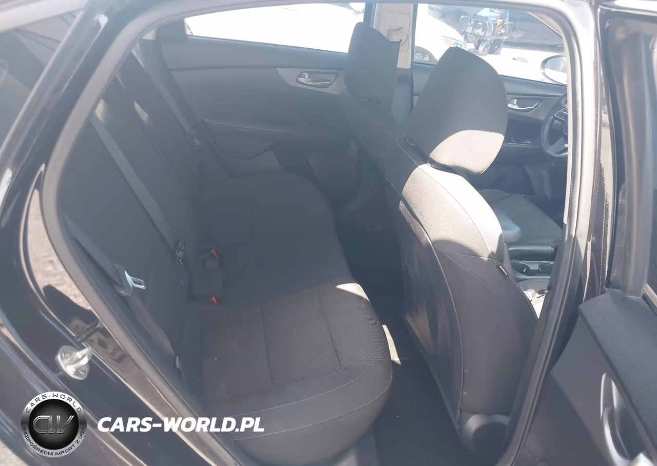 2019 Kia Forte Lxs VIN:3KPF24AD7KE084986 - 8