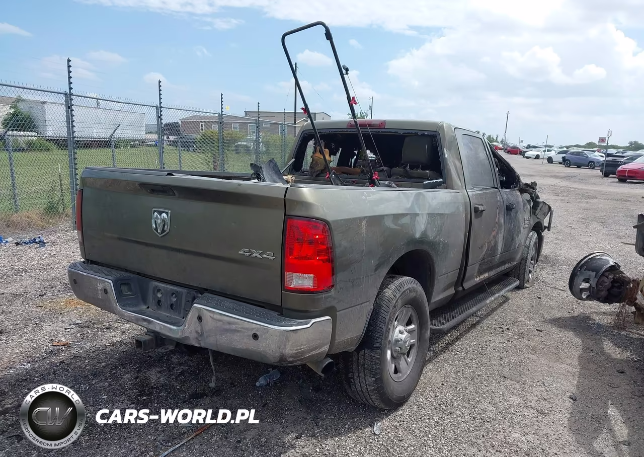 2015 Ram 2500 Tradesman VIN:3C6UR5CL3FG620377 - 4