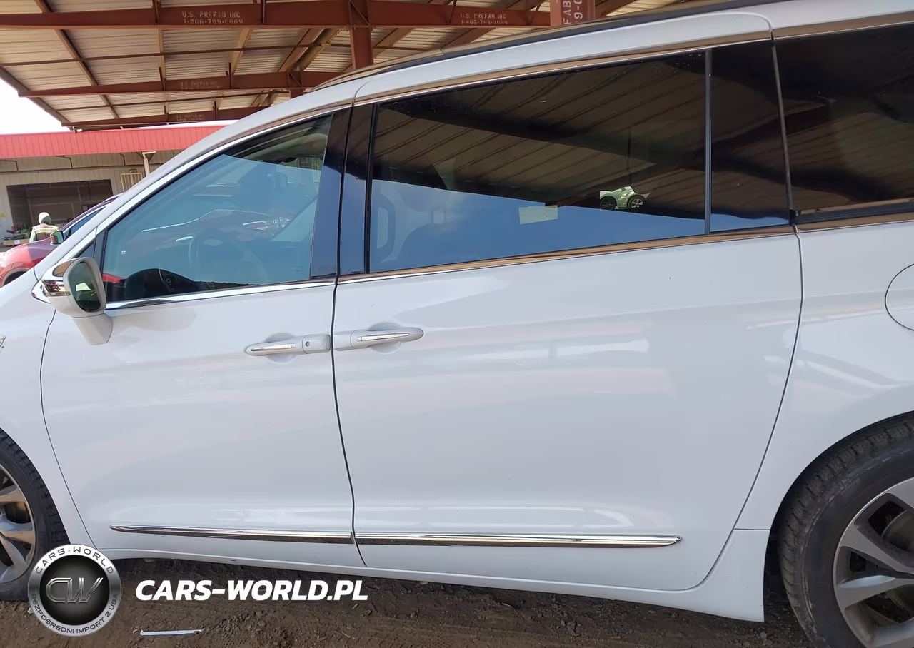2018 Chrysler Pacifica Limited VIN:2C4RC1GG9JR132527 - 14
