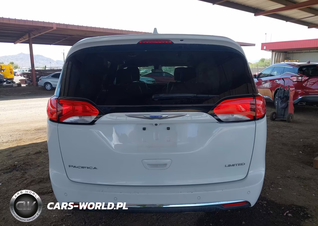 2018 Chrysler Pacifica Limited VIN:2C4RC1GG9JR132527 - 16