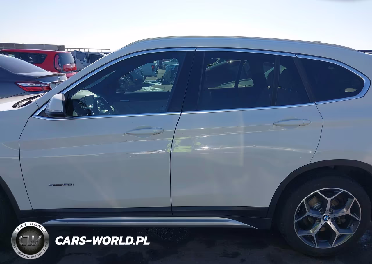 2017 BMW X1 Sdrive28I VIN:WBXHU7C33HP924590 - 14