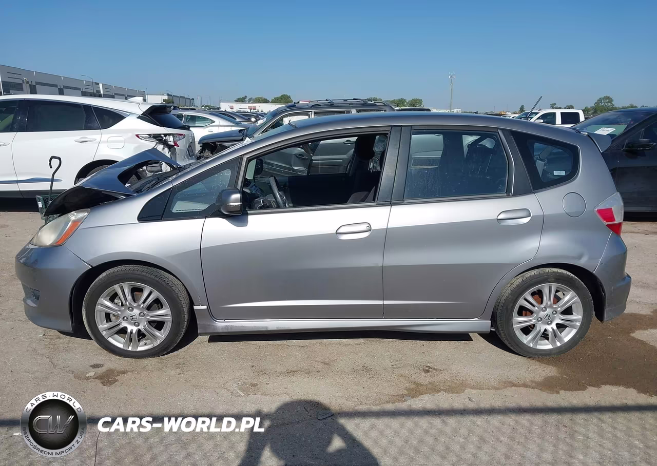 2009 Honda Fit Sport VIN:JHMGE884X9S010282 - 14