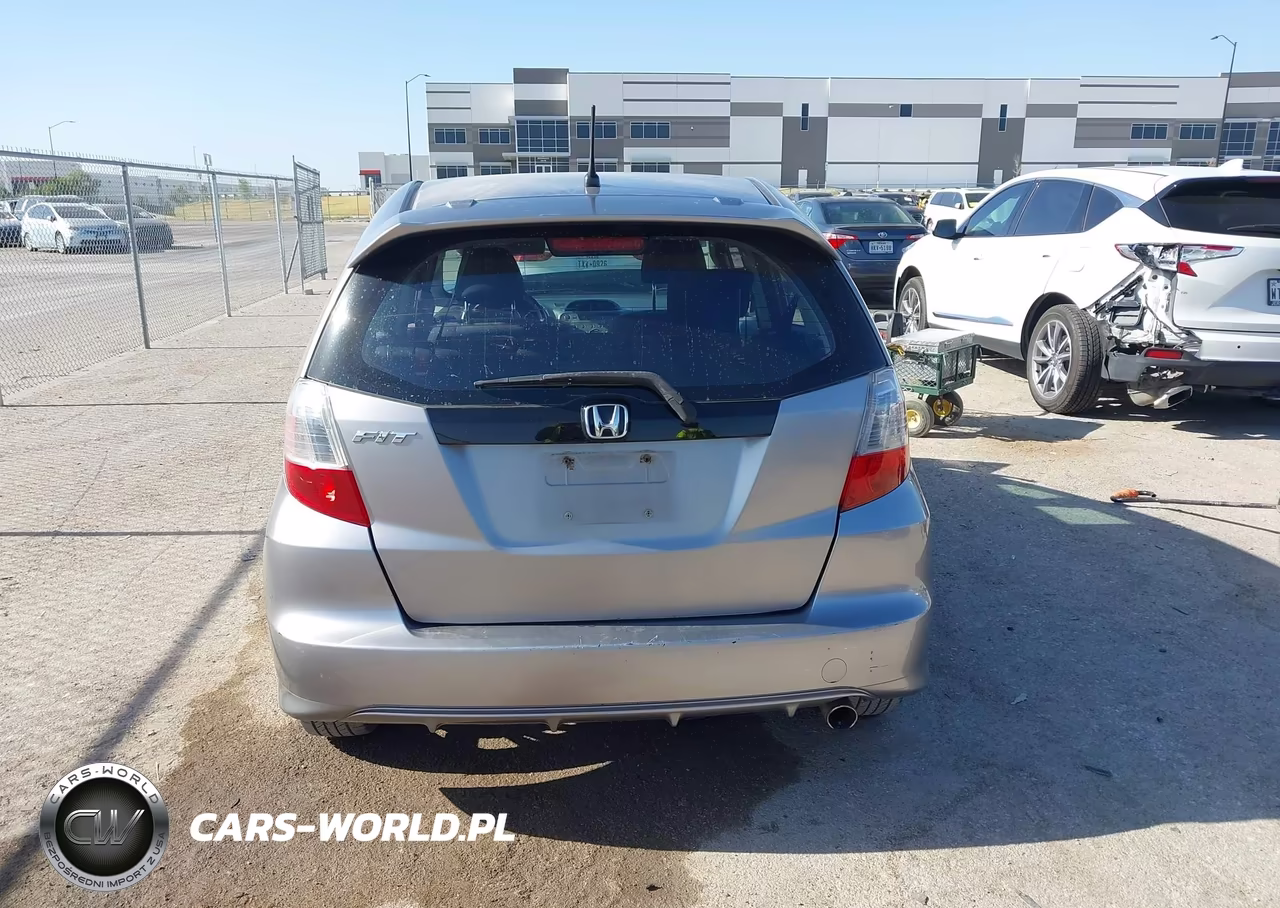 2009 Honda Fit Sport VIN:JHMGE884X9S010282 - 16