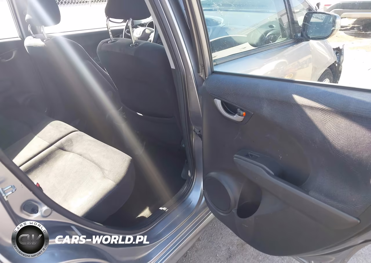 2009 Honda Fit Sport VIN:JHMGE884X9S010282 - 8