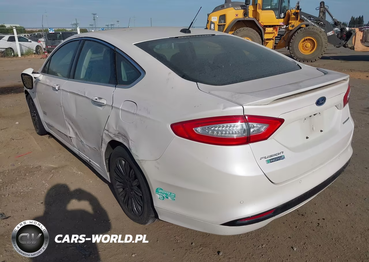 2014 Ford Fusion Energi Titanium VIN:3FA6P0SU4ER383041 - 3