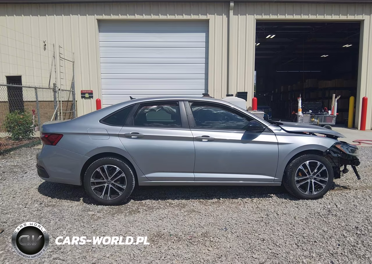 2025 Volkswagen Jetta 1.5T Sport VIN:3VWBX7BU2SM000768 - 13