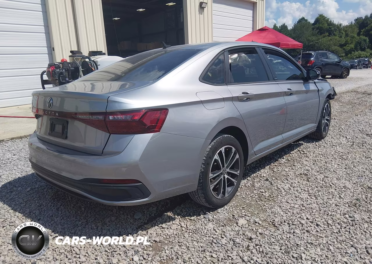 2025 Volkswagen Jetta 1.5T Sport VIN:3VWBX7BU2SM000768 - 4