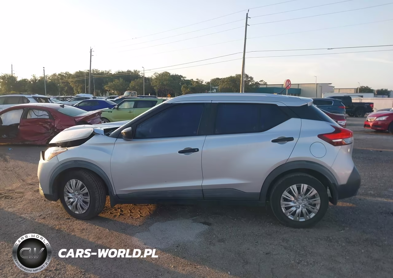 2019 Nissan Kicks S VIN:3N1CP5CU2KL532590 - 14
