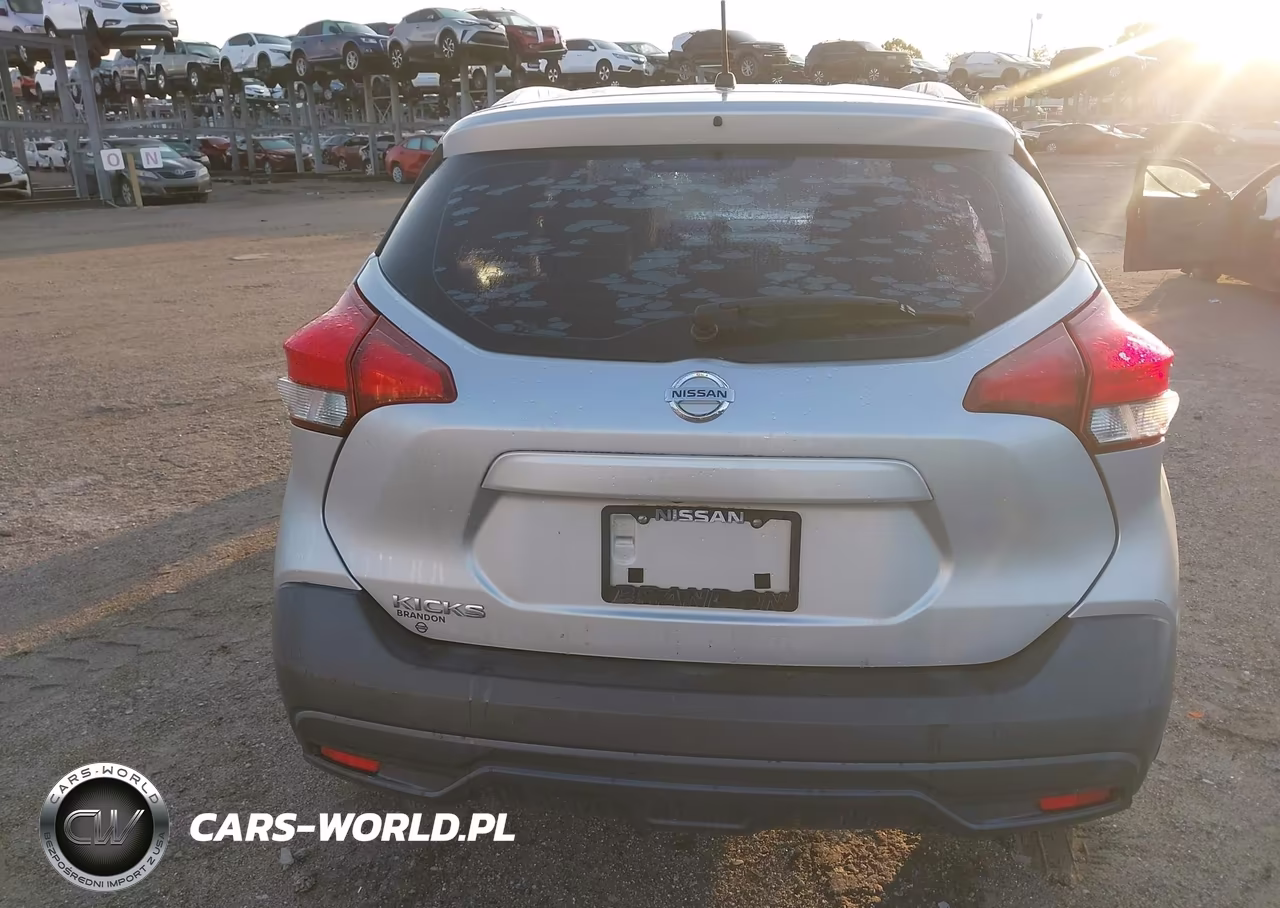 2019 Nissan Kicks S VIN:3N1CP5CU2KL532590 - 16