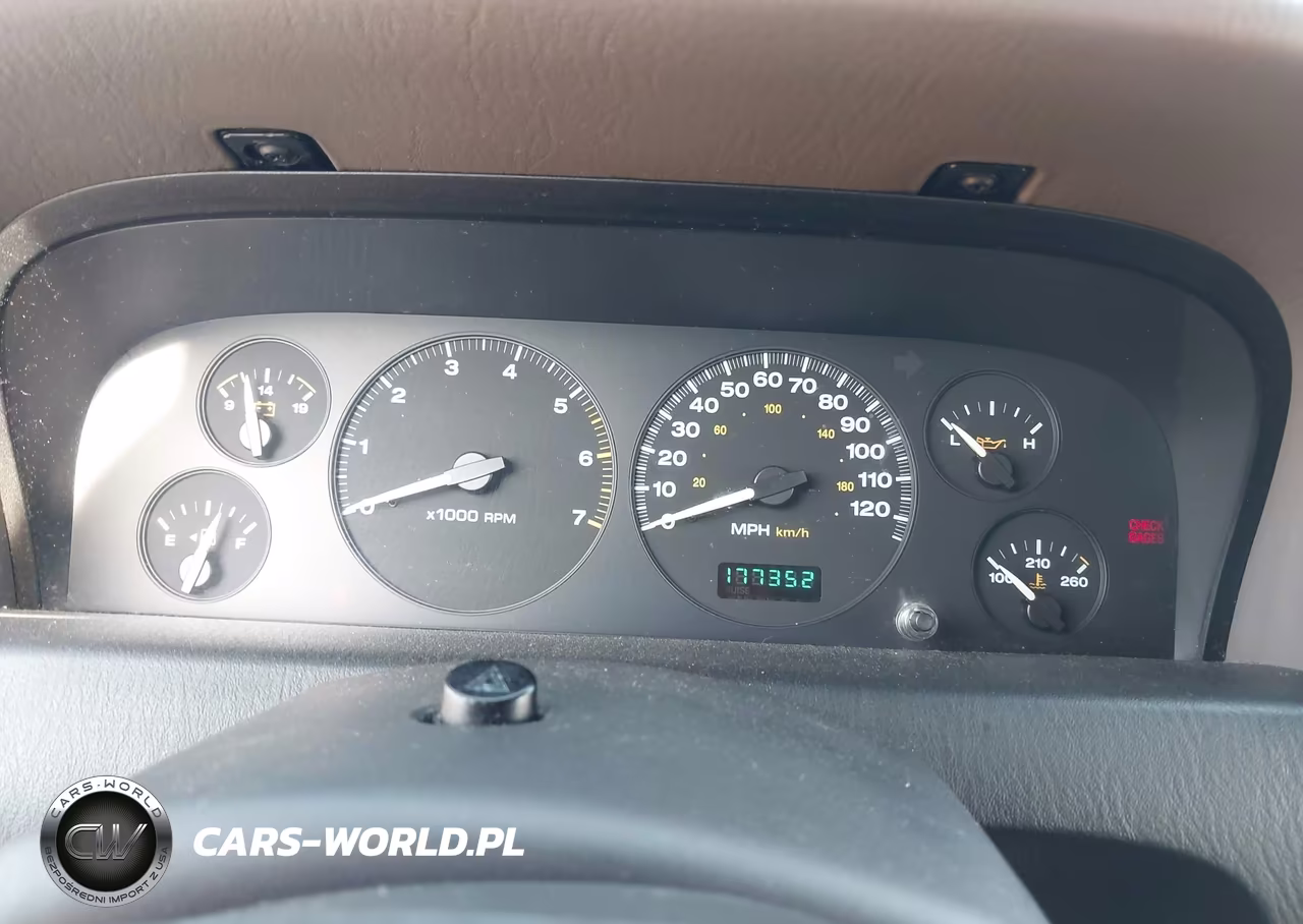 2004 Jeep Grand Cherokee Laredo VIN:1J4GX48S34C249379 - 7