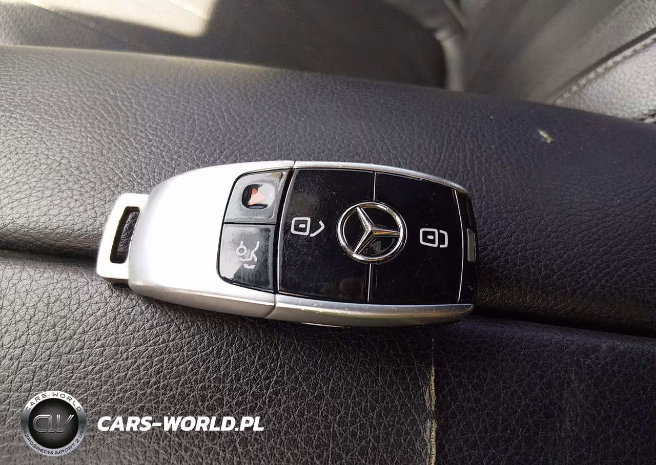 2017 Mercedes-Benz E 300 4Matic VIN:WDDZF4KB5HA061786 - 11
