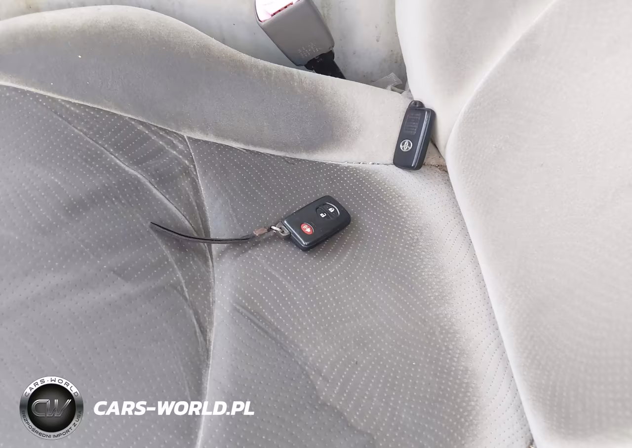 2012 Toyota Prius Two VIN:JTDKN3DU1C5378053 - 11