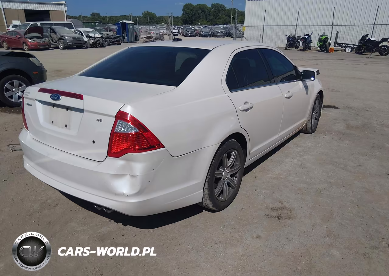 2010 Ford Fusion Se VIN:3FAHP0HA7AR268806 - 4
