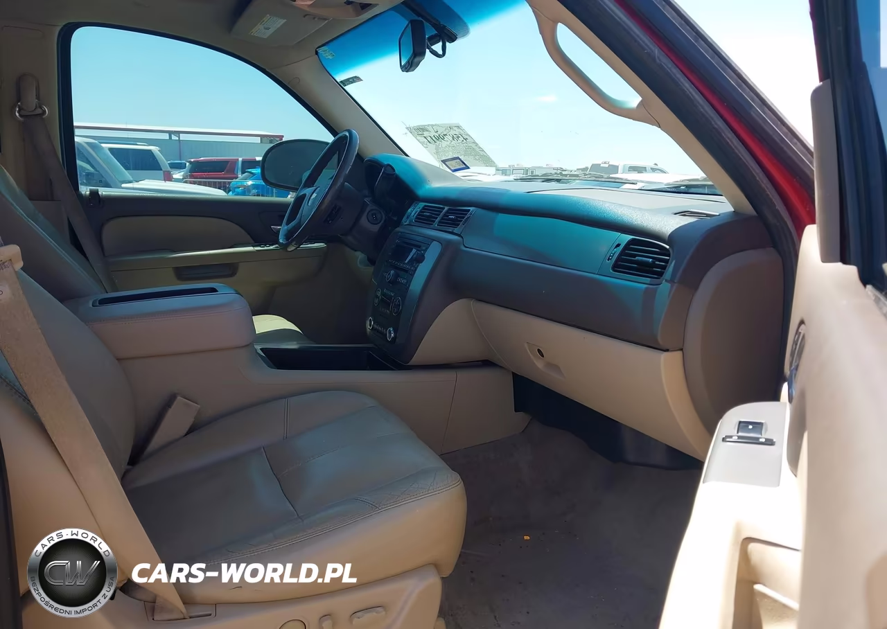 2012 Chevrolet Suburban Lt VIN:1GNSKJE74CR303966 - 5