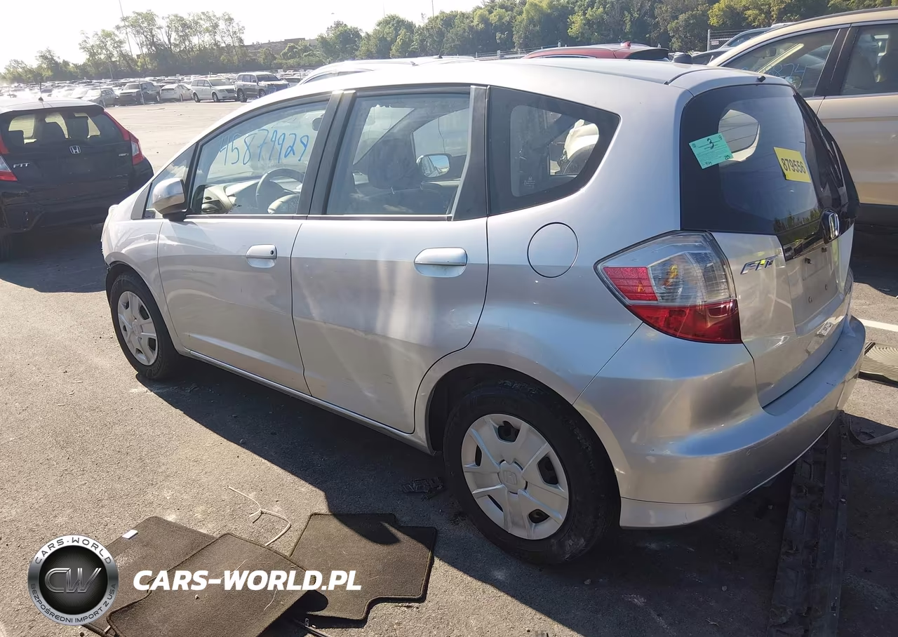 2012 Honda Fit VIN:JHMGE8G3XCC038755 - 3