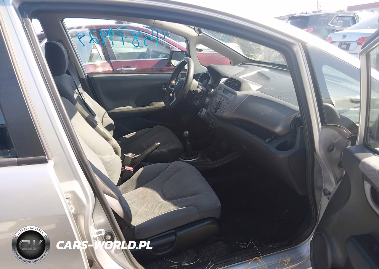2012 Honda Fit VIN:JHMGE8G3XCC038755 - 5