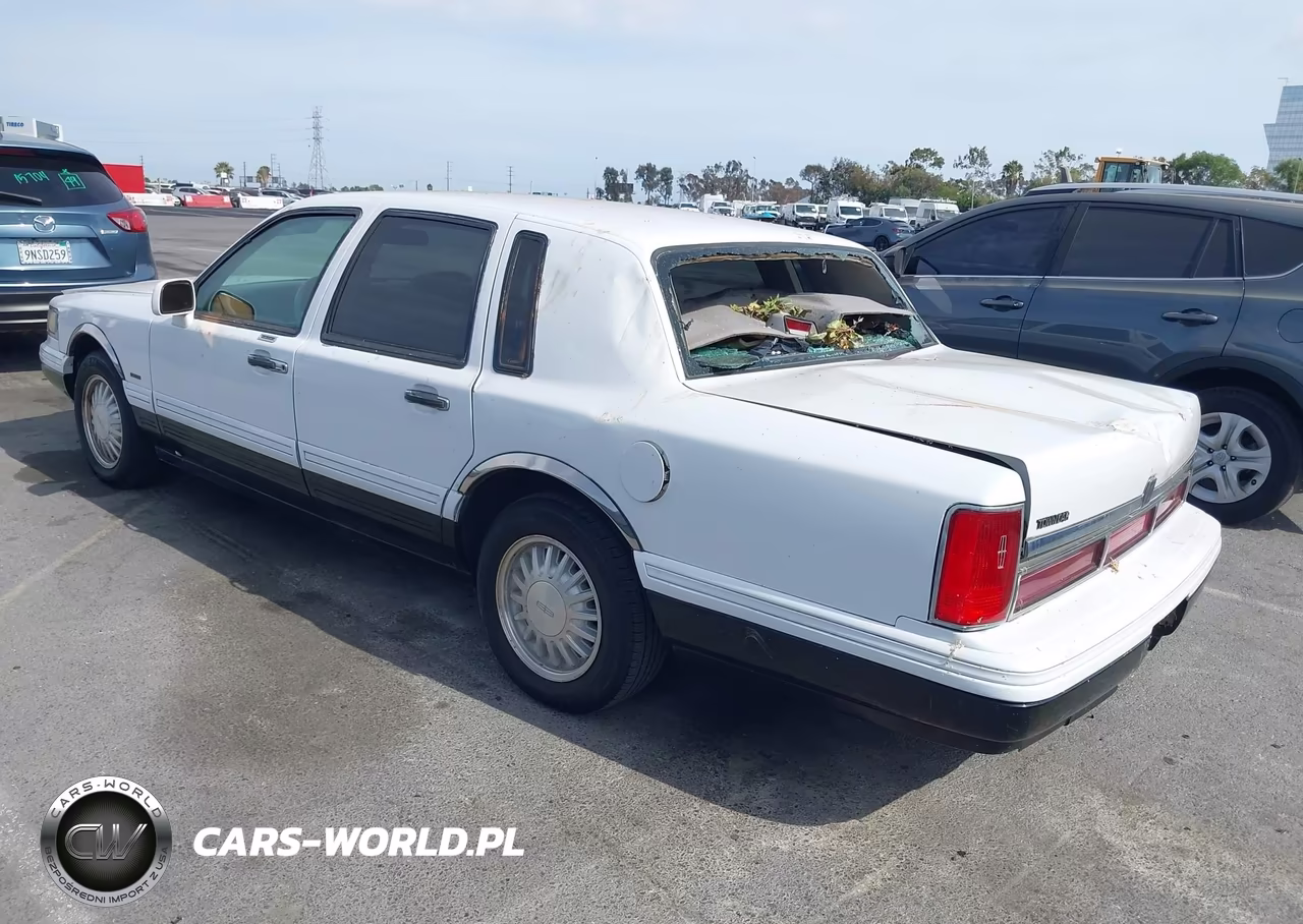 1995 Lincoln Town Car Cartier VIN:1LNLM83W9SY617672 - 3