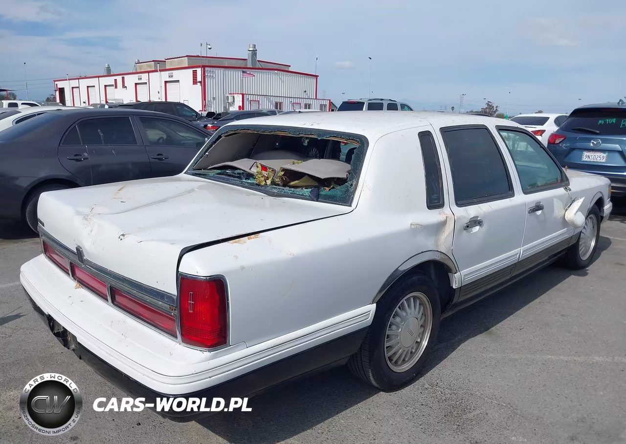 1995 Lincoln Town Car Cartier VIN:1LNLM83W9SY617672 - 4