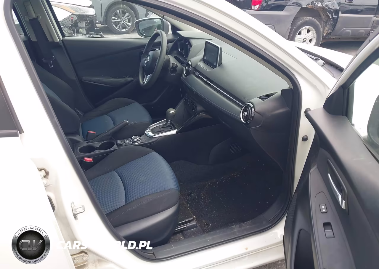 2018 Toyota Yaris Ia VIN:3MYDLBYV9JY319670 - 5