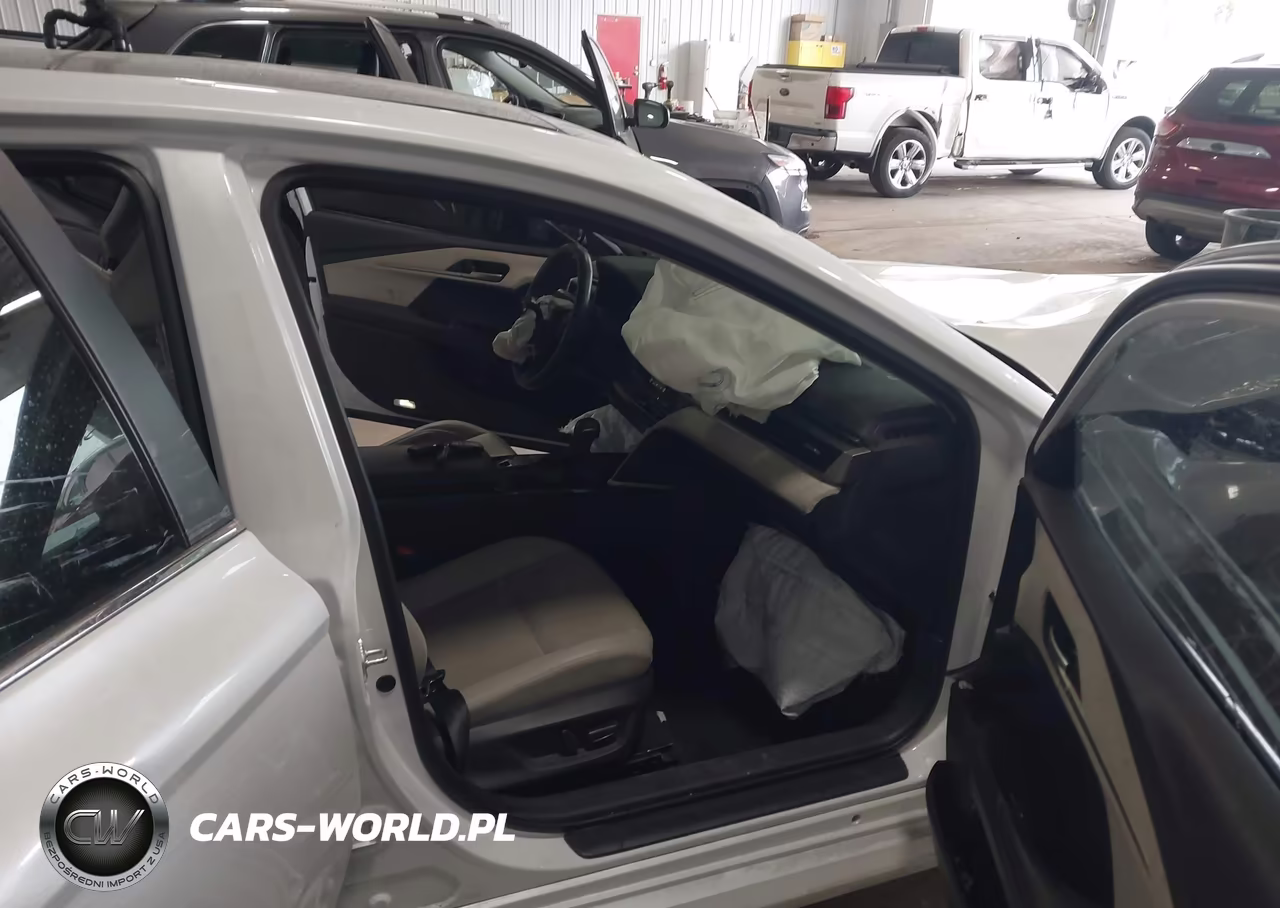 2025 Toyota Camry Xle VIN:4T1DBADK7SU513380 - 5