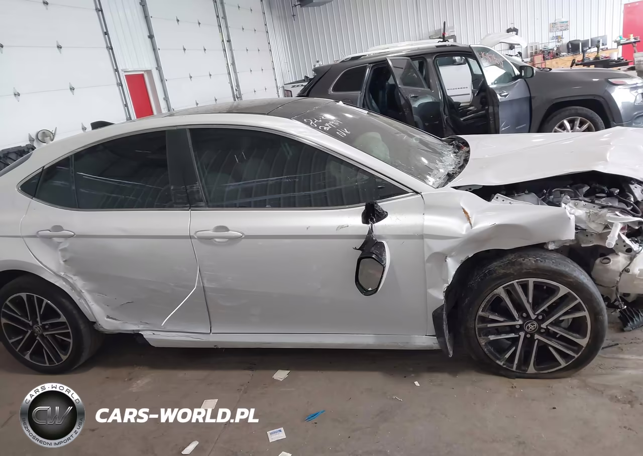 2025 Toyota Camry Xle VIN:4T1DBADK7SU513380 - 6